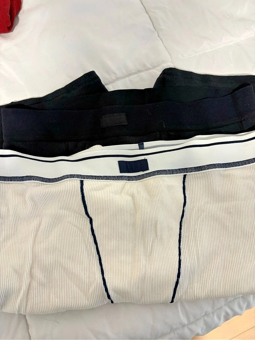 SKIMS Color Block boy shorts Size Medium Like New